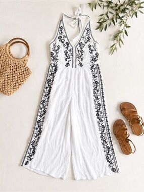 American Eagle Embroidered Halter Wide Leg Jumpsuit – White & Black Size Small